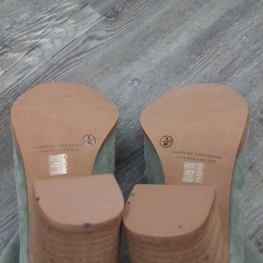 Kristin Cavallari for Chinese Laundry Lash Heel in light sage green suede Sz 9 - Picture 10 of 11